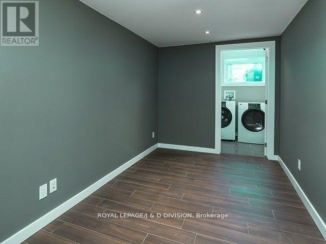












MAIN - 9 SPENCER AVENUE

,
Toronto,




Ontario
M6K2J4

