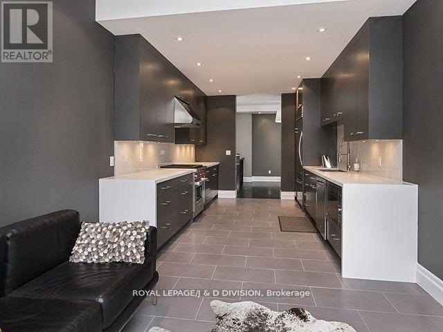 












MAIN - 9 SPENCER AVENUE

,
Toronto,




Ontario
M6K2J4


