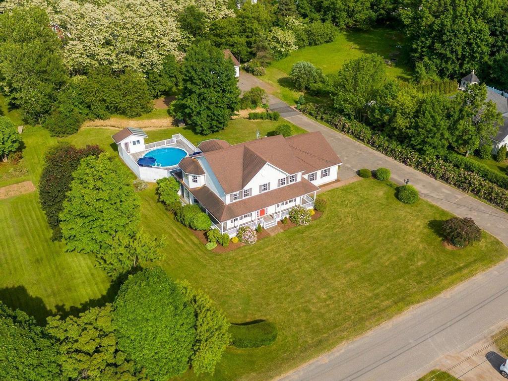 












8 Horsburgh Drive

,
Berwick,




NS
B0P 1E0

