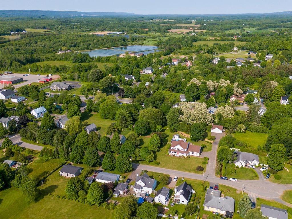 












8 Horsburgh Drive

,
Berwick,




NS
B0P 1E0

