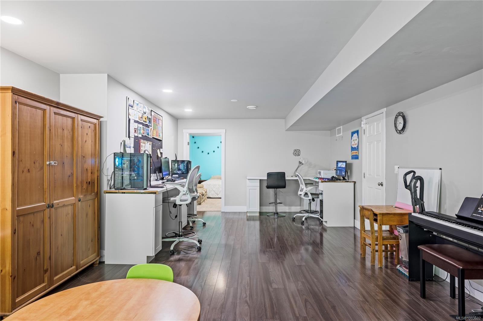 









204


Westwood

Rd,
Nanaimo,




BC
V9R 6S3

