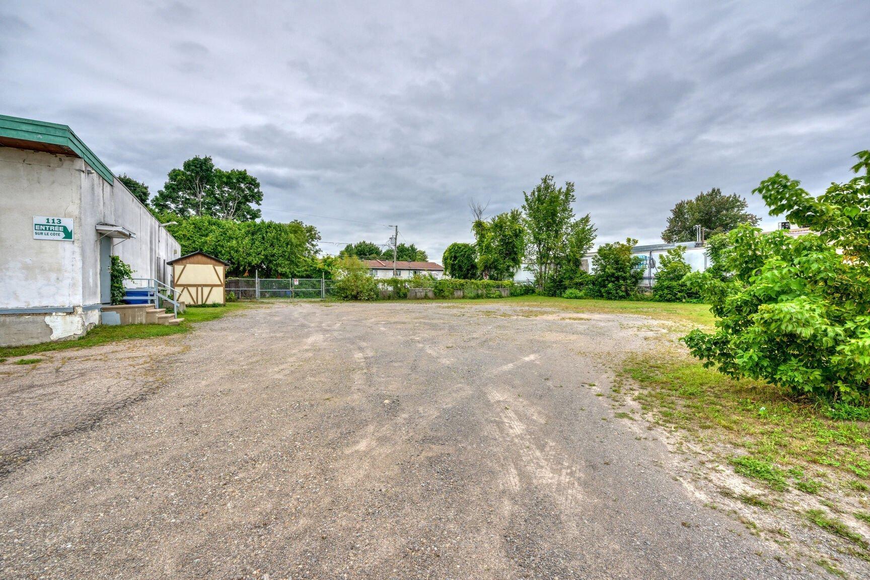 









109

 - 113


103e Avenue

,
Saint-Jérôme,




QC
J7Y1J2

