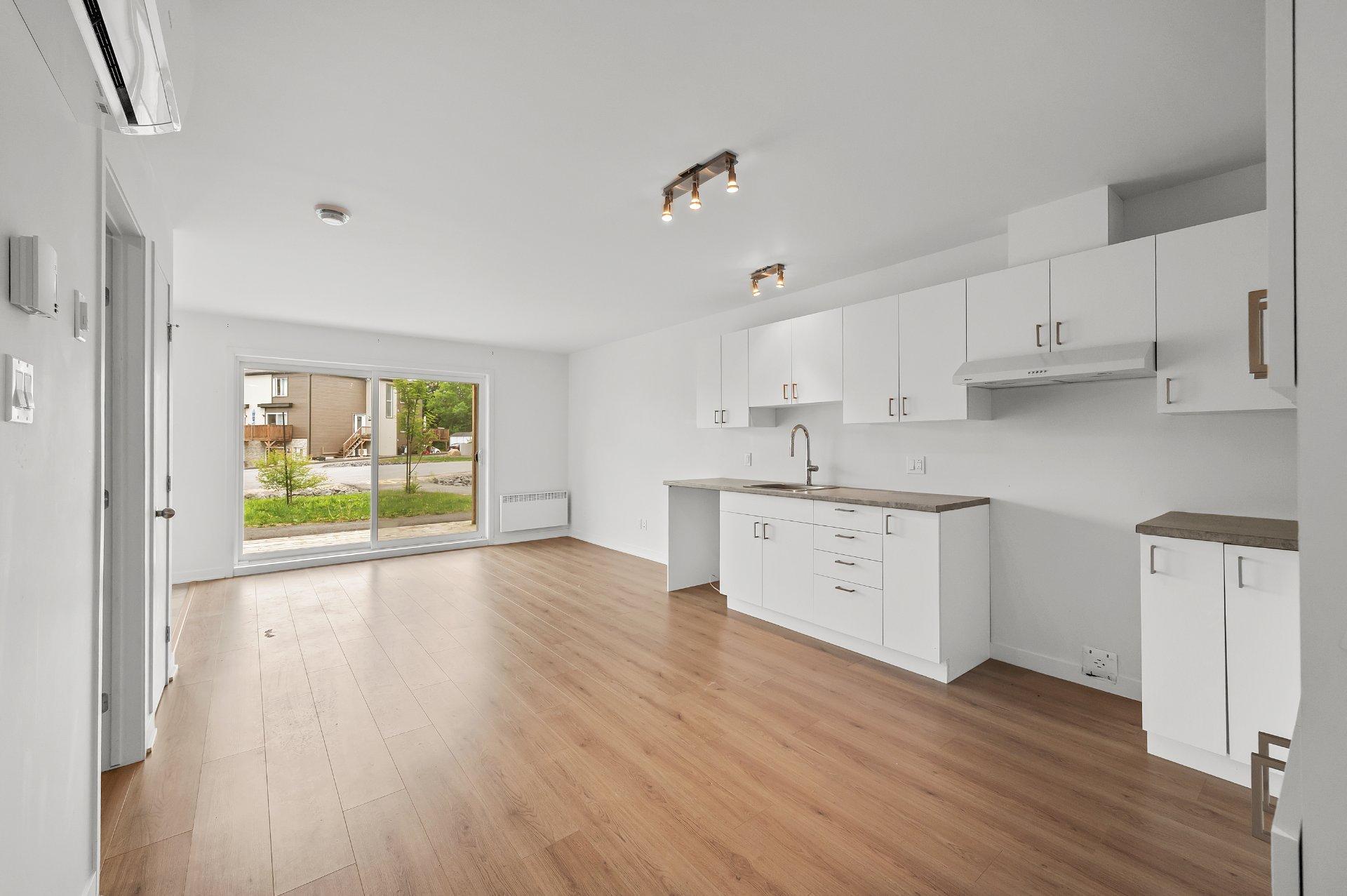 









124


Place de l'Harmonie

,
Mont-Blanc,




QC
J0T2G0

