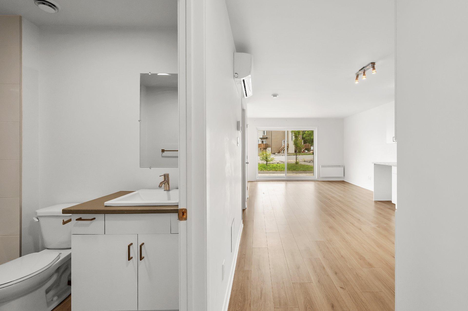 









124


Place de l'Harmonie

,
Mont-Blanc,




QC
J0T2G0

