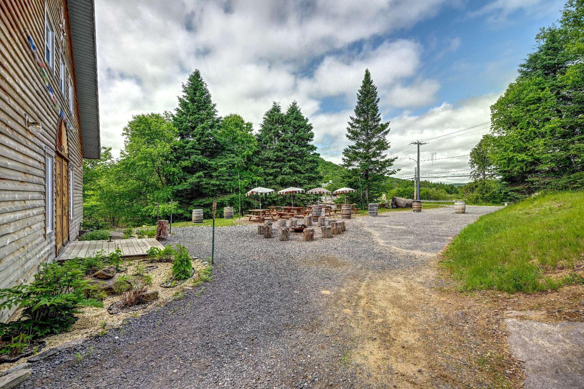 









1201Z


10e Avenue

,
Val-Morin,




QC
J0T2R0

