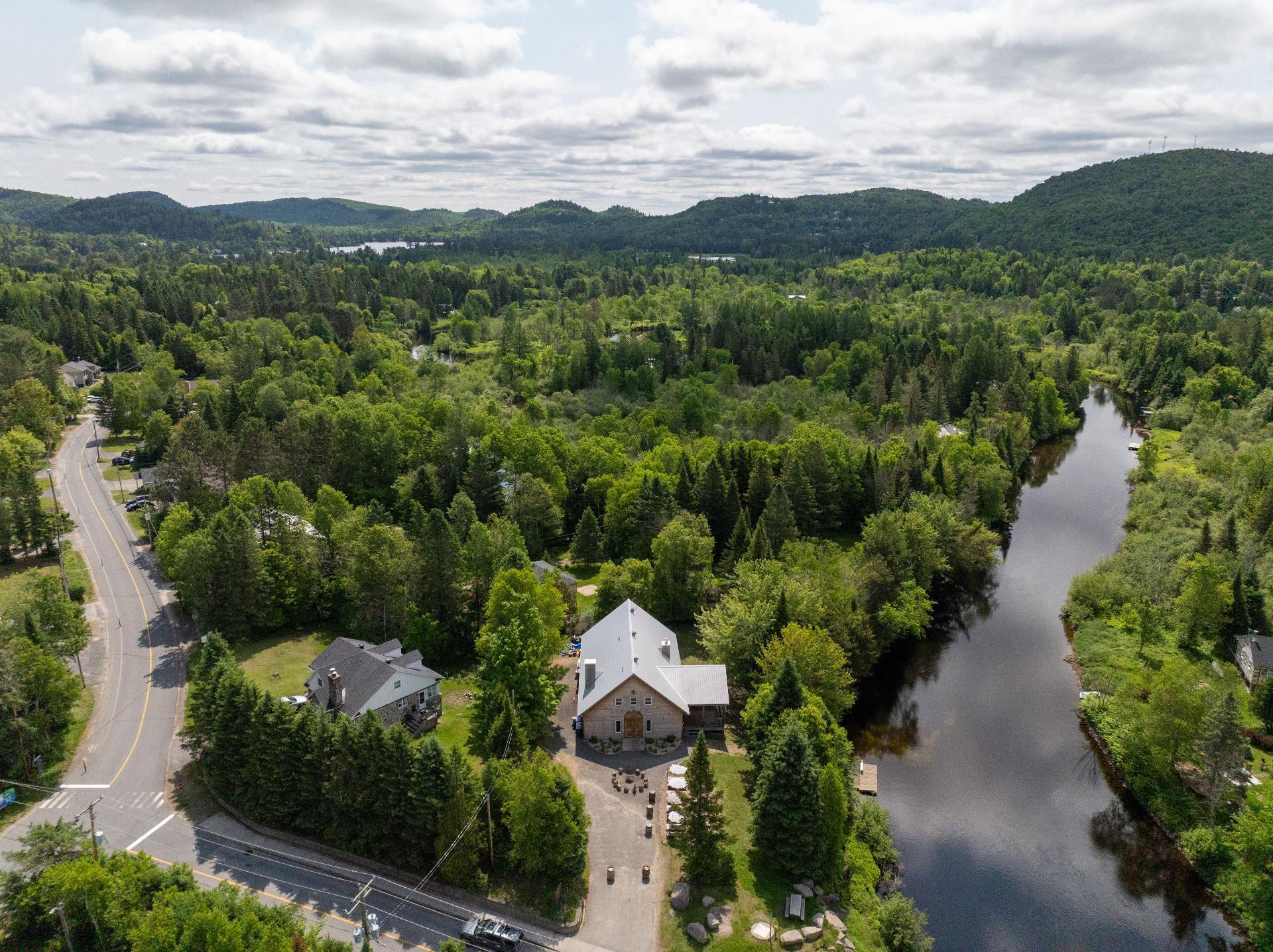 









1201Z


10e Avenue

,
Val-Morin,




QC
J0T2R0

