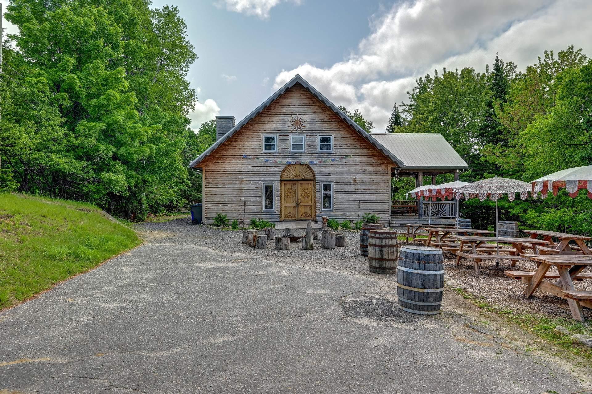 









1201Z


10e Avenue

,
Val-Morin,




QC
J0T2R0

