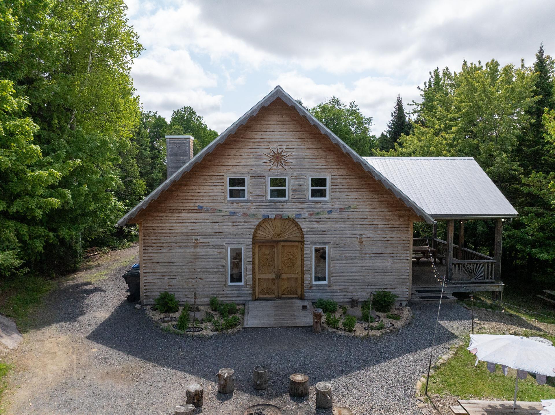 









1201Z


10e Avenue

,
Val-Morin,




QC
J0T2R0

