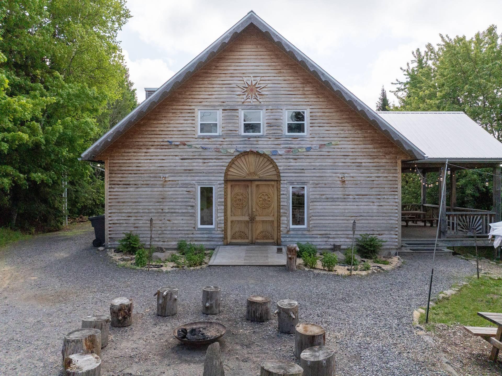 









1201Z


10e Avenue

,
Val-Morin,




QC
J0T2R0

