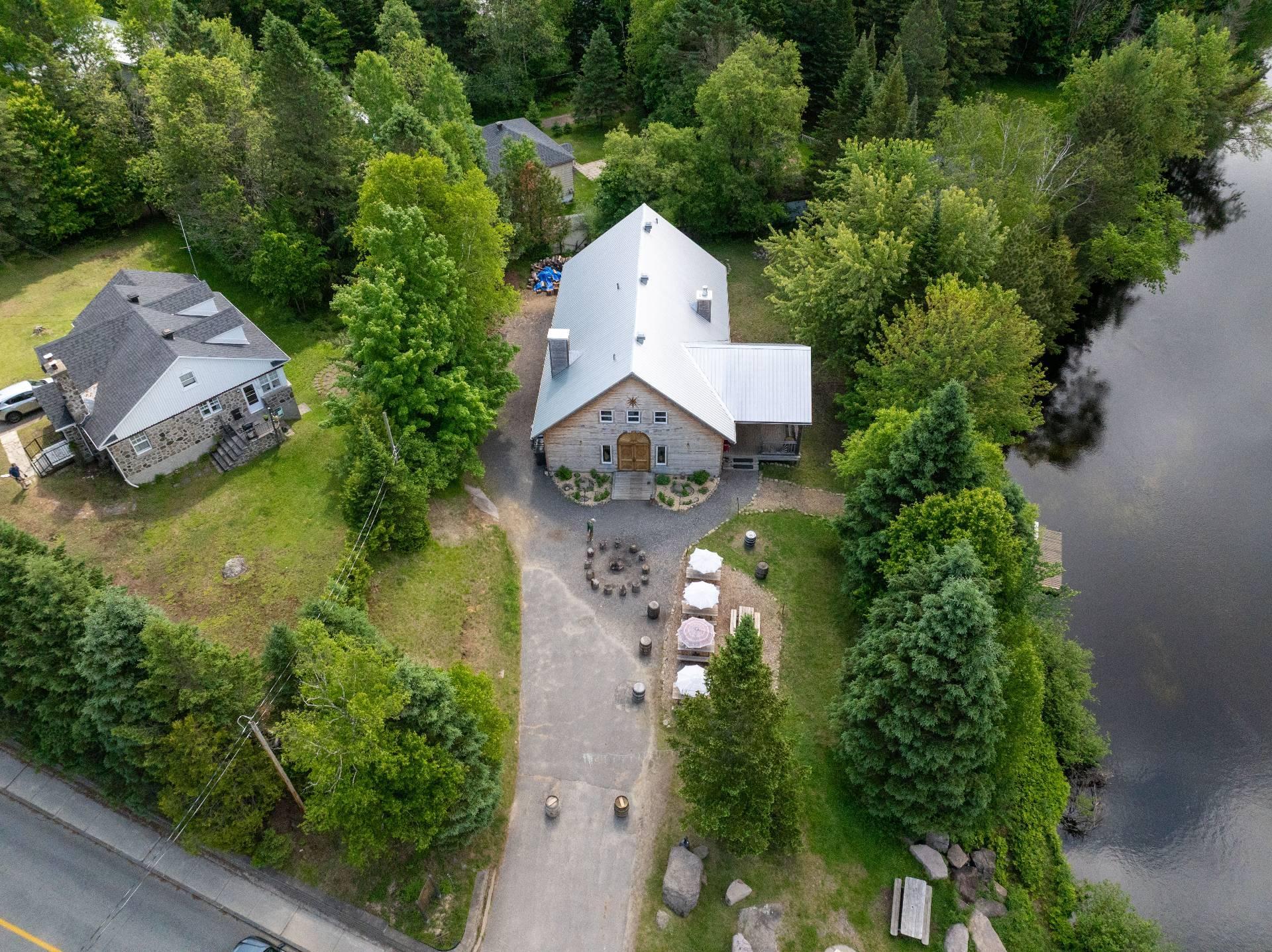 









1201Z


10e Avenue

,
Val-Morin,




QC
J0T2R0

