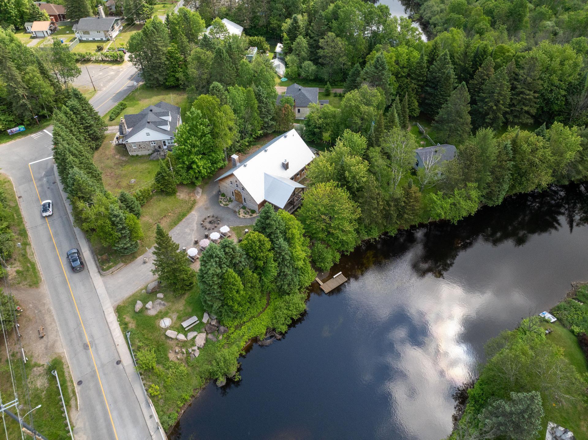 









1201Z


10e Avenue

,
Val-Morin,




QC
J0T2R0

