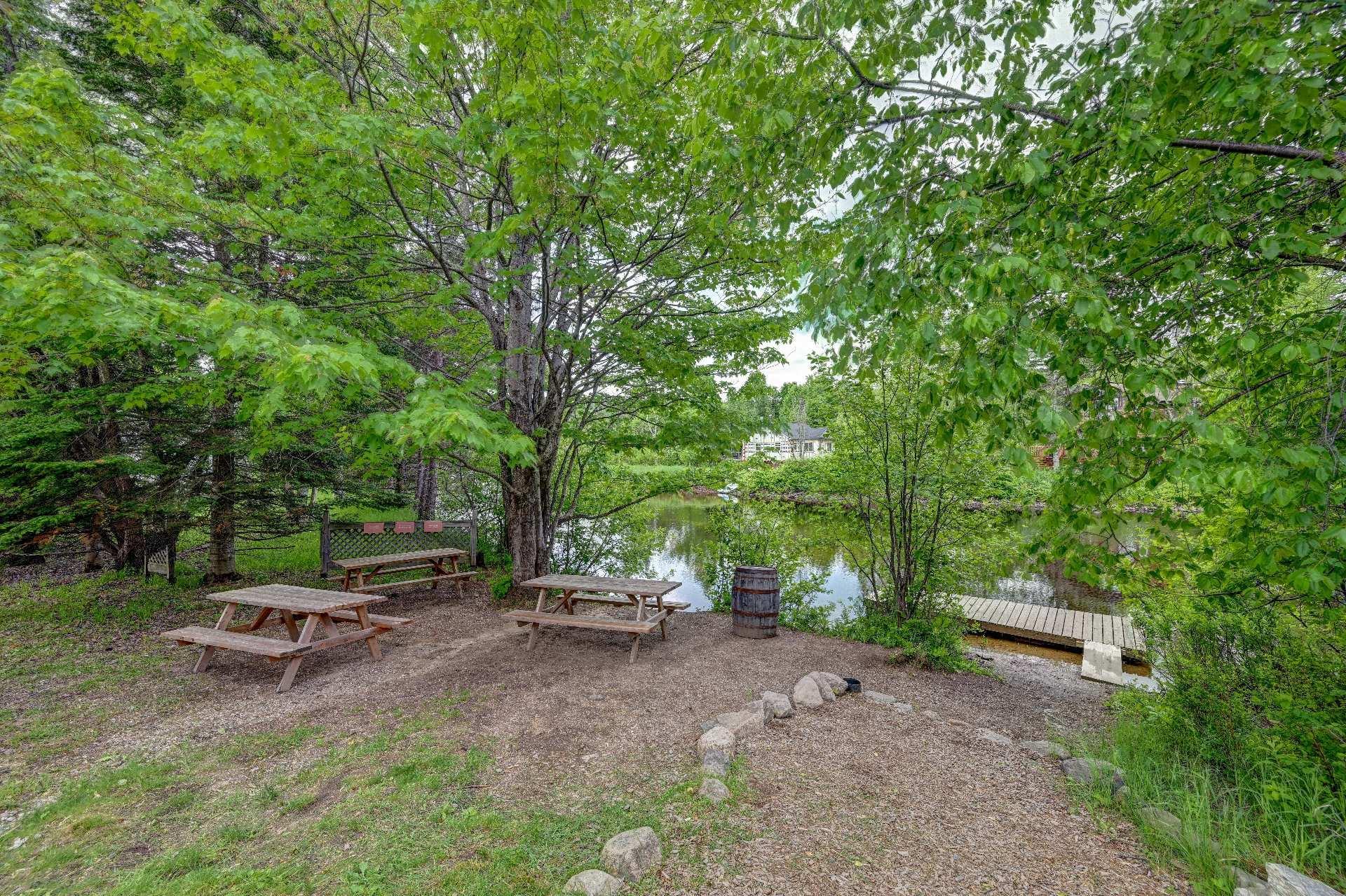









1201Z


10e Avenue

,
Val-Morin,




QC
J0T2R0


