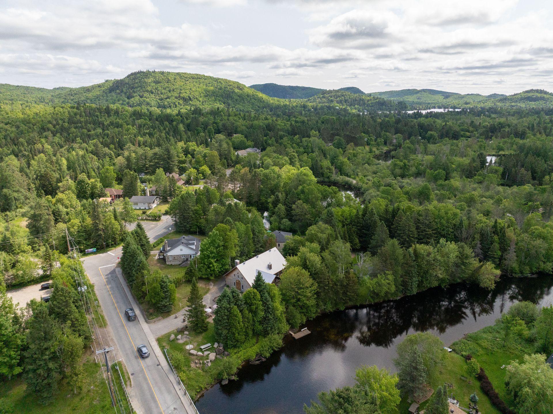 









1201Z


10e Avenue

,
Val-Morin,




QC
J0T2R0

