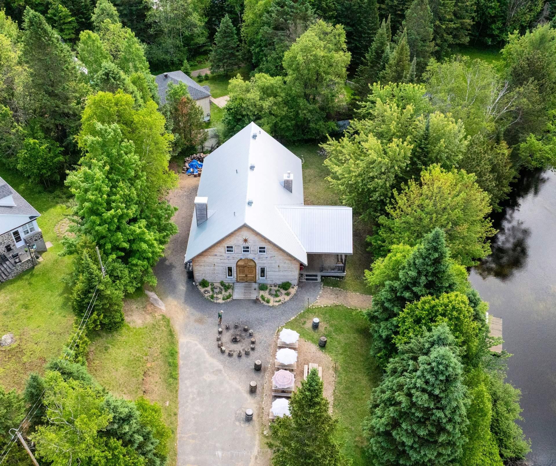 









1201Z


10e Avenue

,
Val-Morin,




QC
J0T2R0

