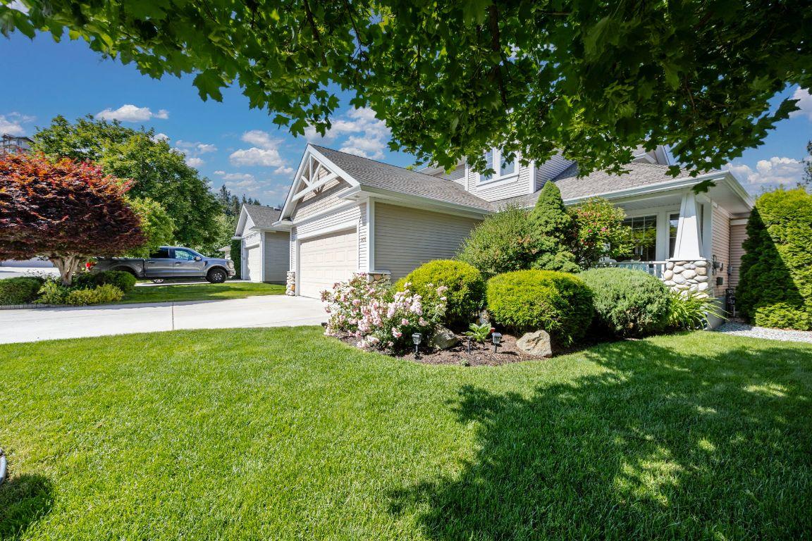 









2220


Shannon Ridge

Drive, 105,
West Kelowna,




BC
V4T 2T6

