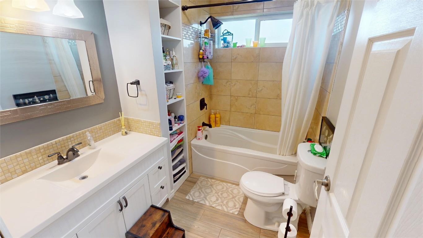 









213


4th

Avenue,
Cranbrook,




BC
V1C 2E4

