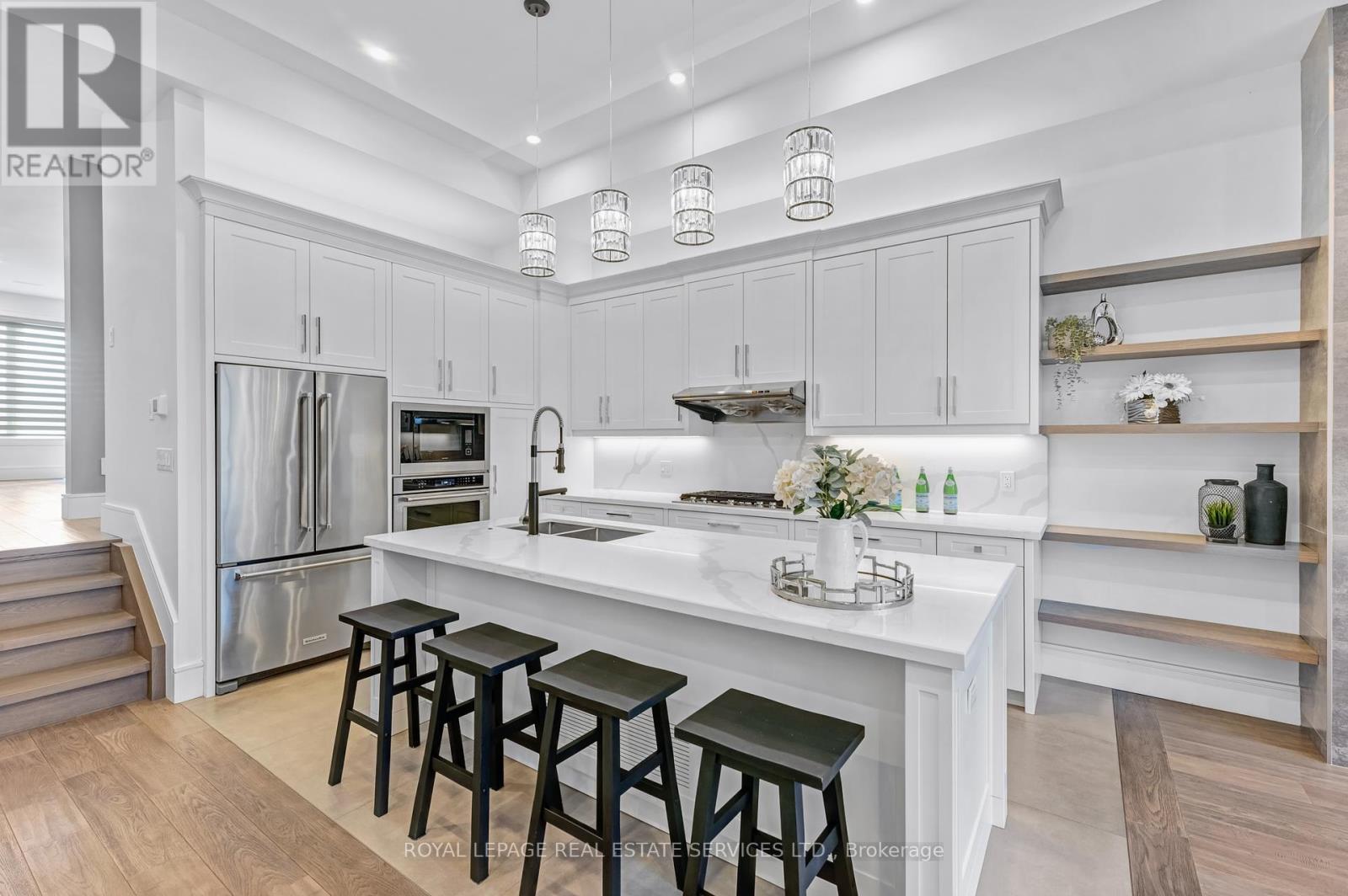 












8 BRANCH AVENUE

,
Toronto,




Ontario
M8W1M7

