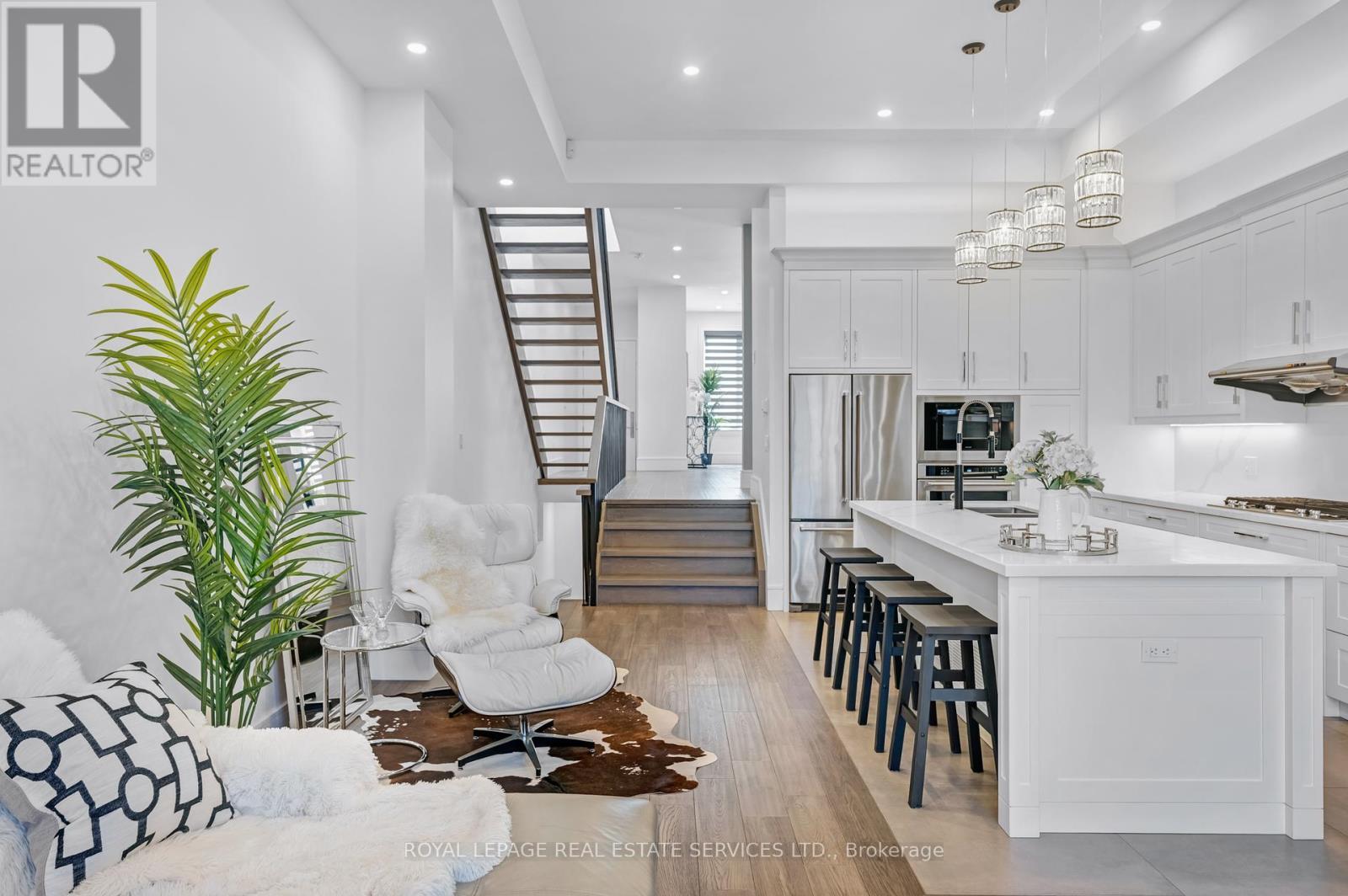 












8 BRANCH AVENUE

,
Toronto,




Ontario
M8W1M7

