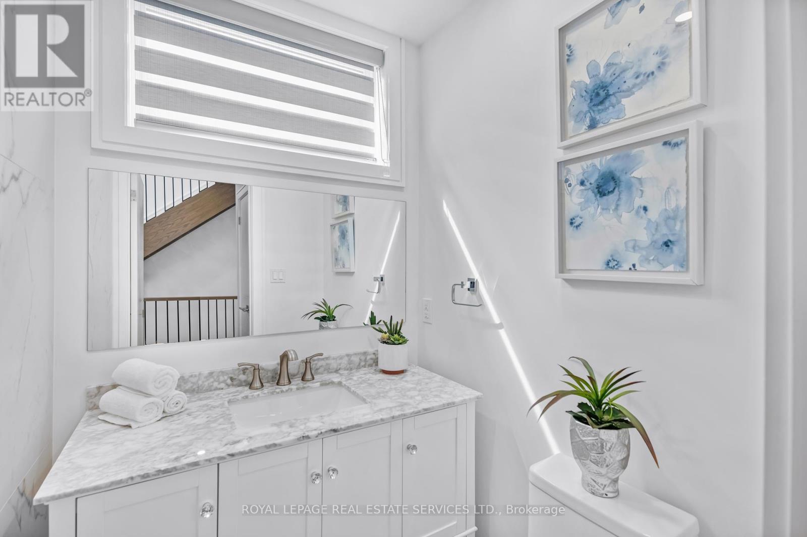 












8 BRANCH AVENUE

,
Toronto,




Ontario
M8W1M7

