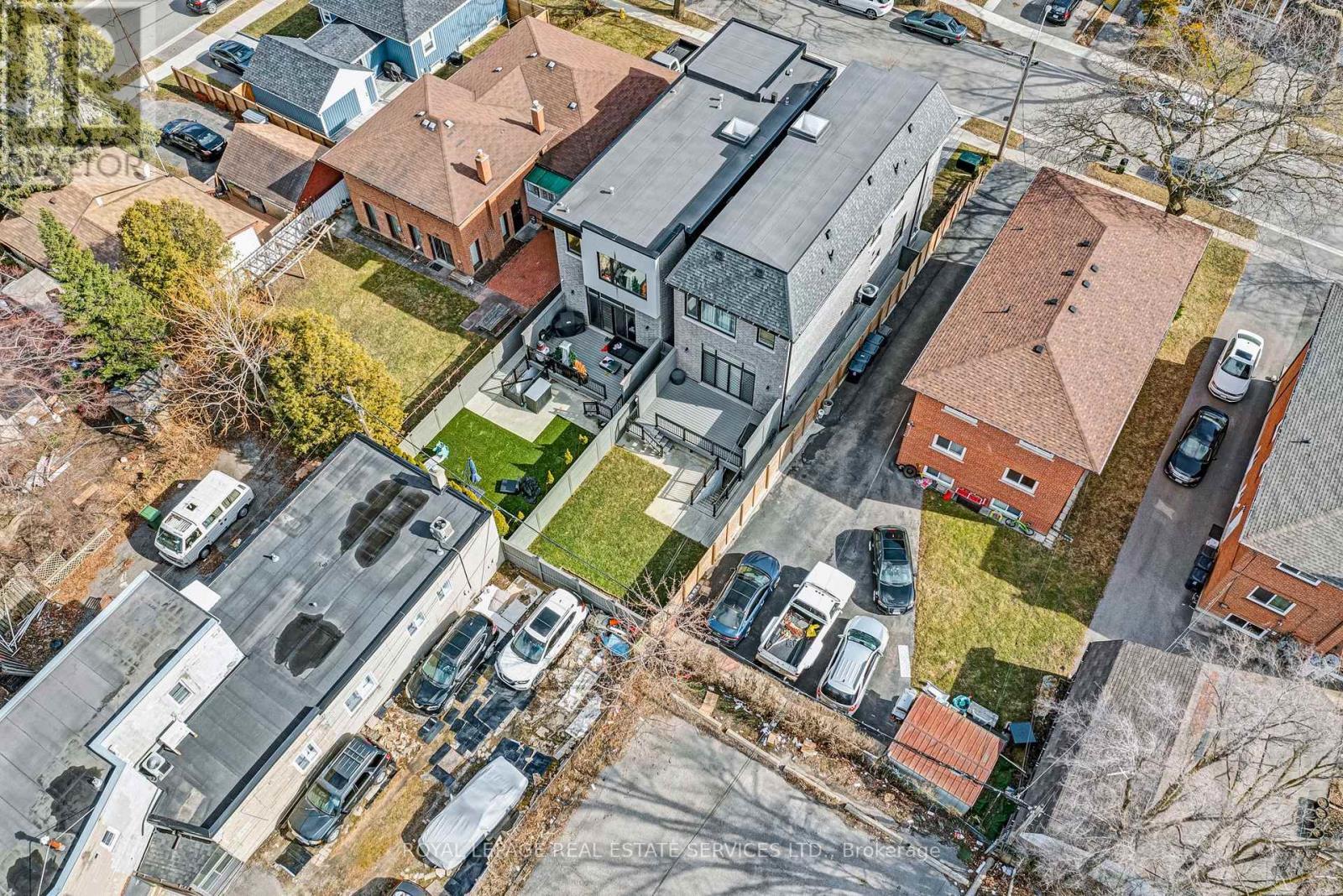 












8 BRANCH AVENUE

,
Toronto,




Ontario
M8W1M7

