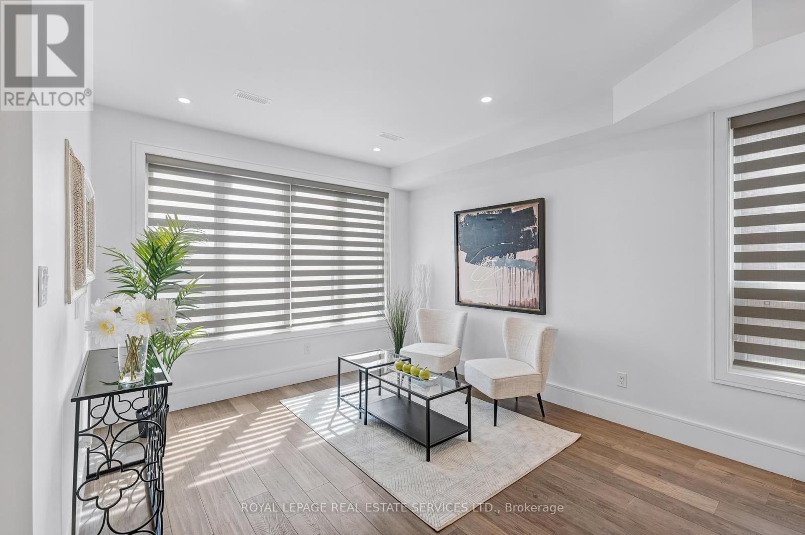 












8 BRANCH AVENUE

,
Toronto,




Ontario
M8W1M7

