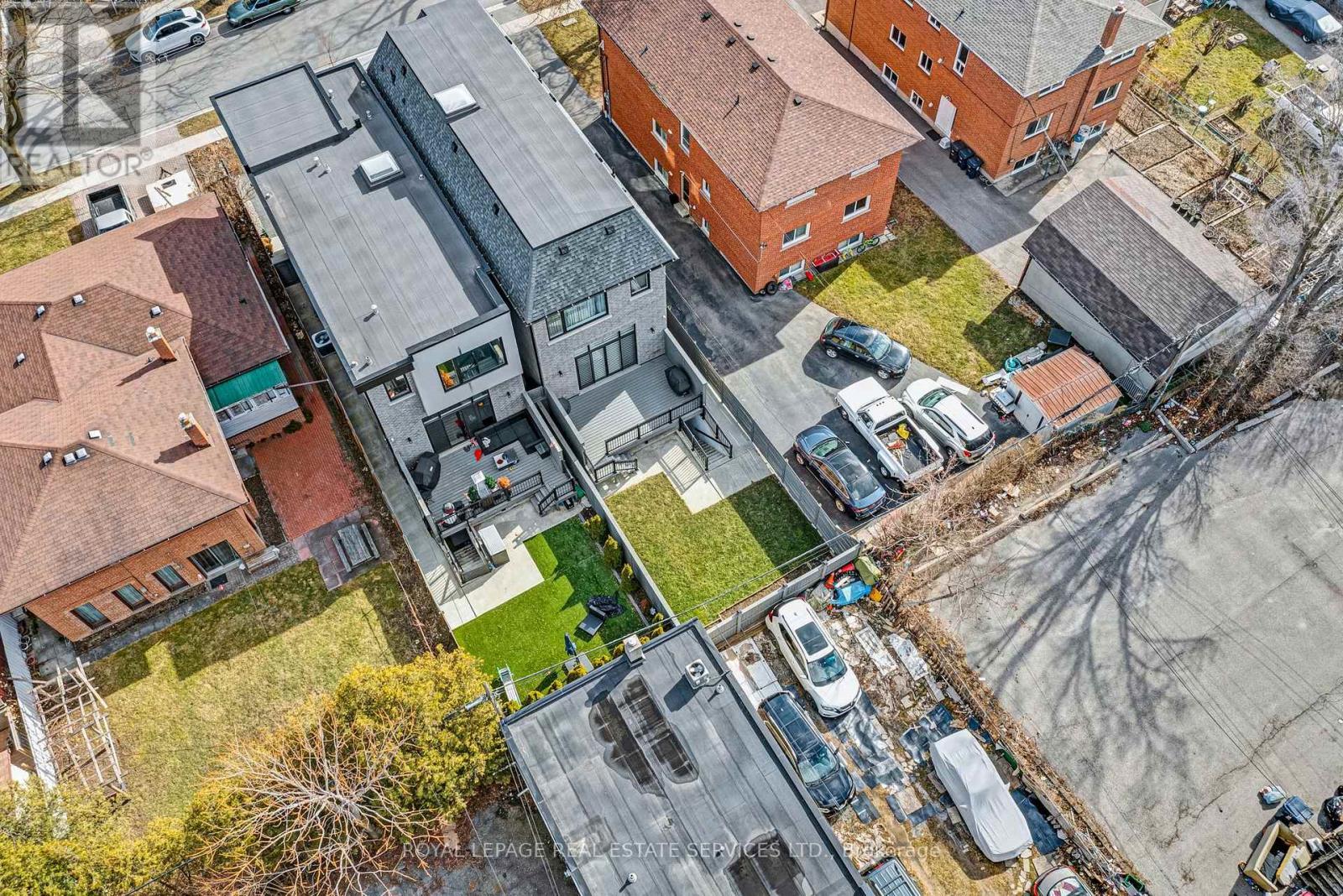 












8 BRANCH AVENUE

,
Toronto,




Ontario
M8W1M7

