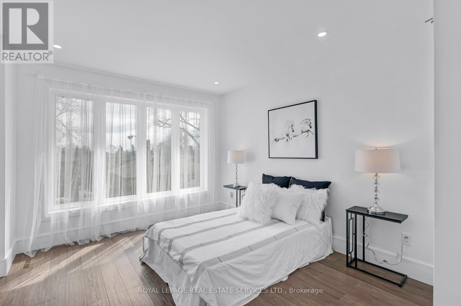 












8 BRANCH AVENUE

,
Toronto,




Ontario
M8W1M7

