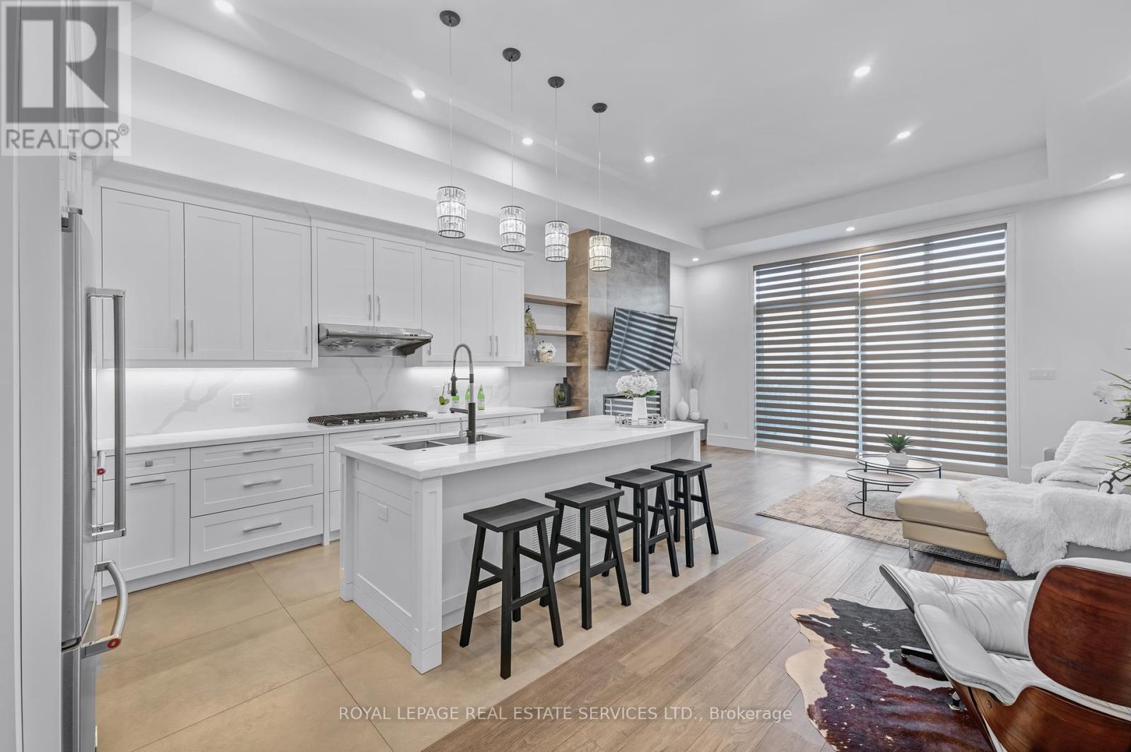 












8 BRANCH AVENUE

,
Toronto,




Ontario
M8W1M7

