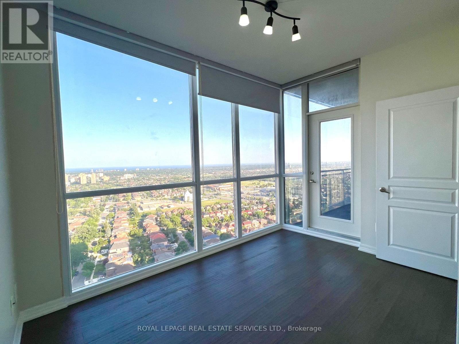 












2909 - 223 WEBB DRIVE

,
Mississauga,




Ontario
L5B4P2

