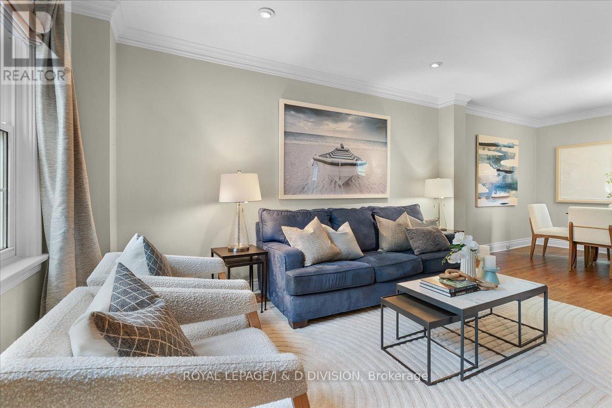 












43 ALLISTER AVENUE

,
Toronto,




Ontario
M1M3L1

