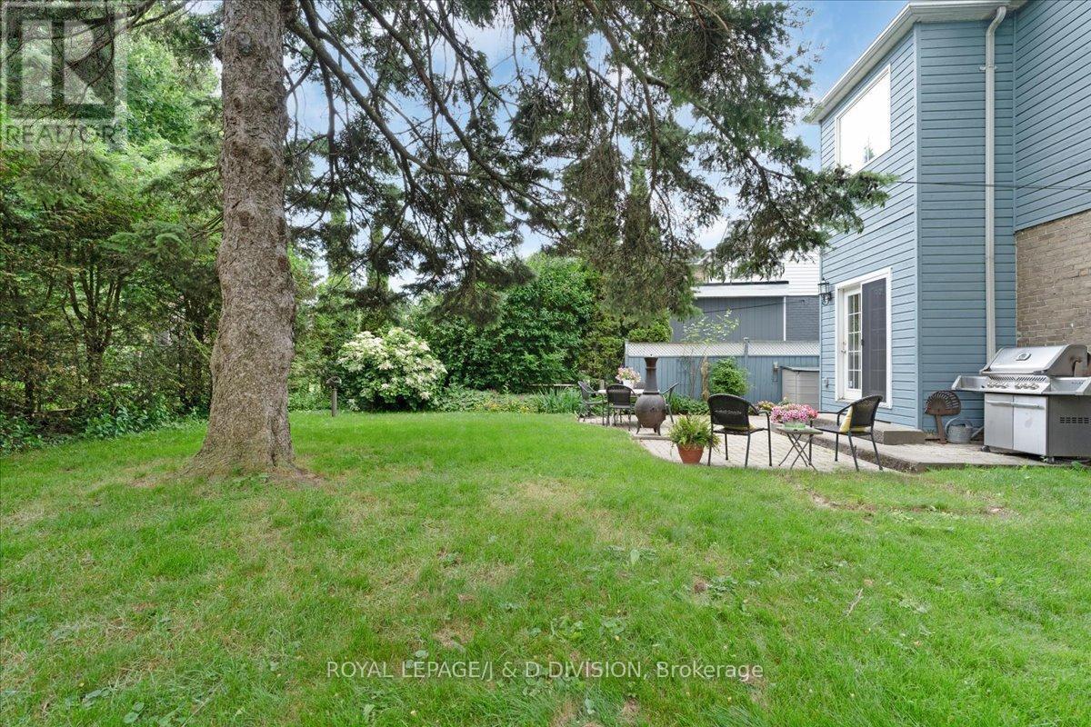 












43 ALLISTER AVENUE

,
Toronto,




Ontario
M1M3L1

