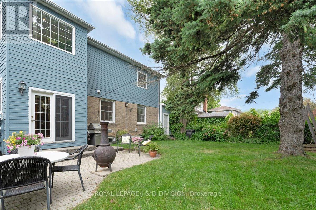 












43 ALLISTER AVENUE

,
Toronto,




Ontario
M1M3L1

