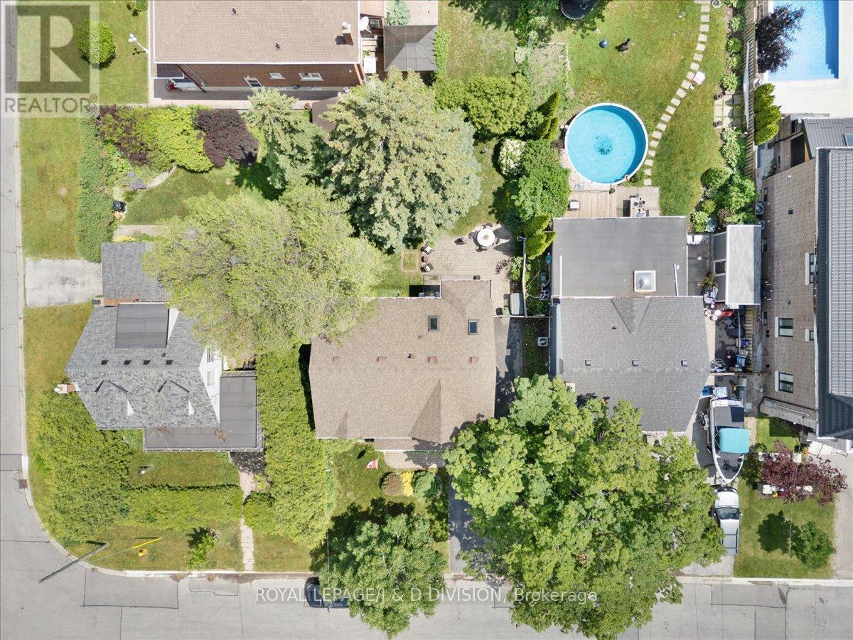 












43 ALLISTER AVENUE

,
Toronto,




Ontario
M1M3L1

