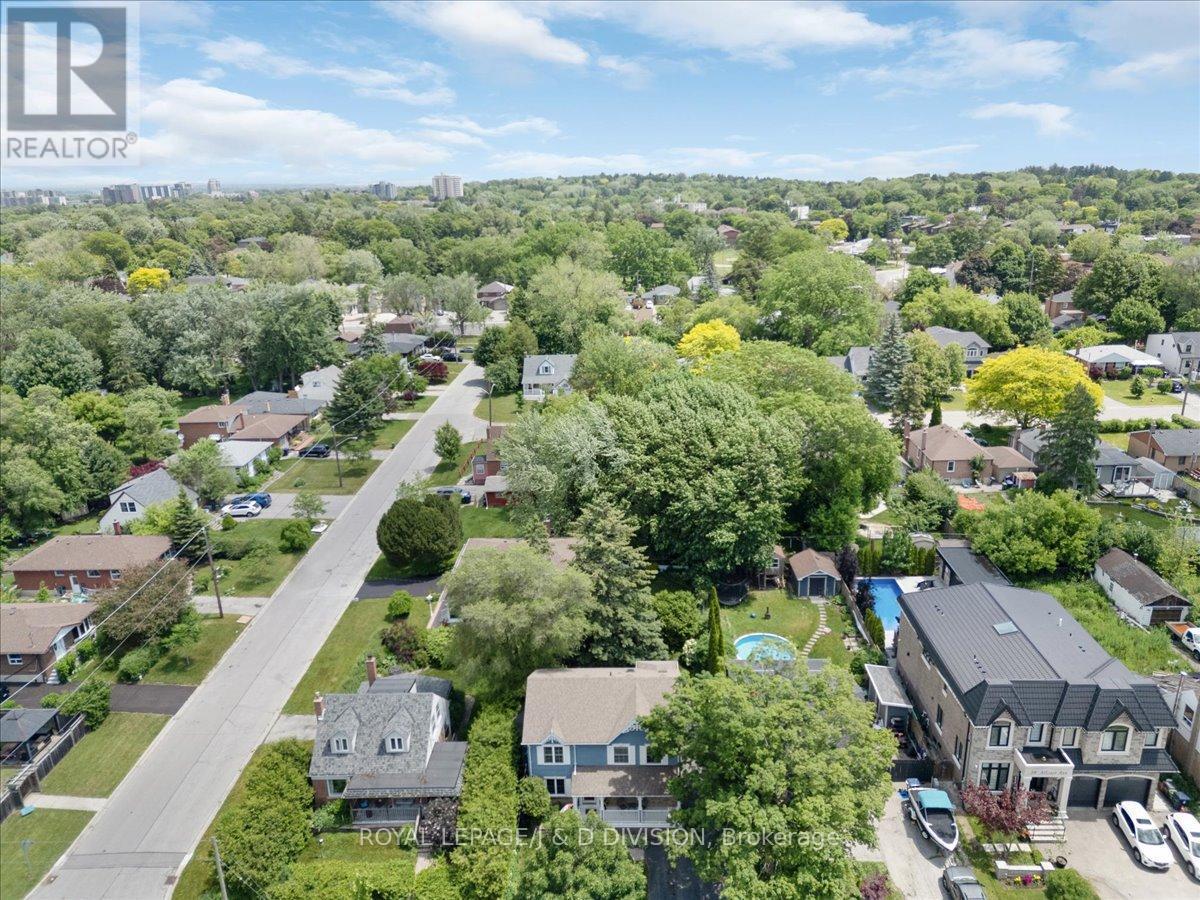 












43 ALLISTER AVENUE

,
Toronto,




Ontario
M1M3L1

