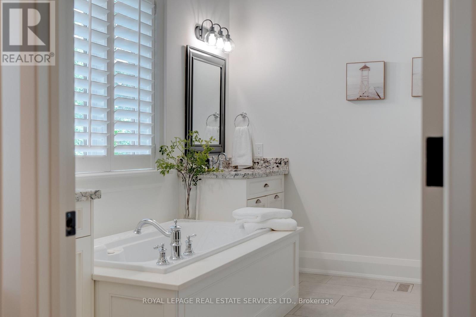 












437 INGLEHART STREET N

,
Oakville,




Ontario
L6J3J5

