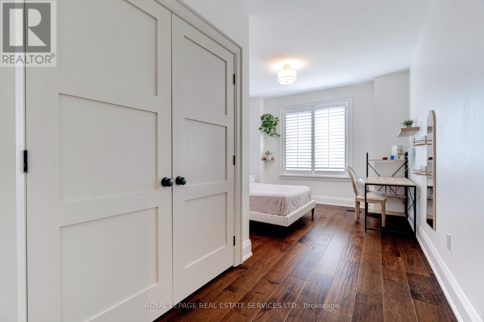 












437 INGLEHART STREET N

,
Oakville,




Ontario
L6J3J5

