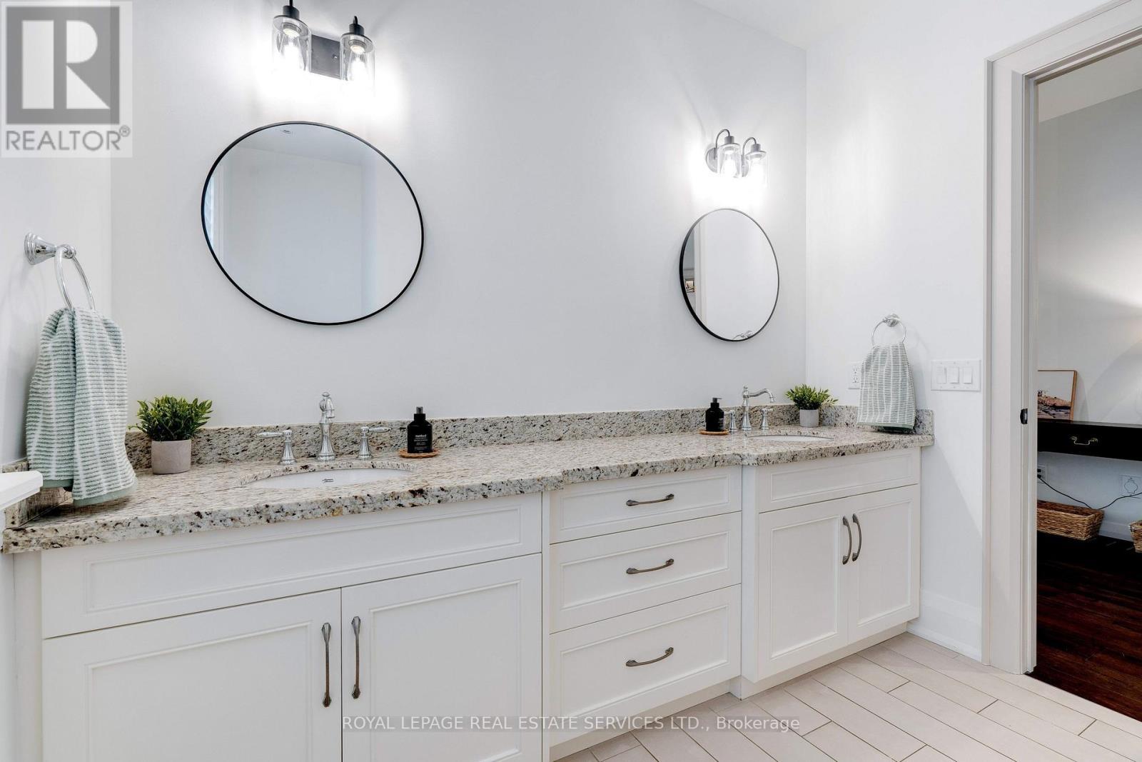 












437 INGLEHART STREET N

,
Oakville,




Ontario
L6J3J5

