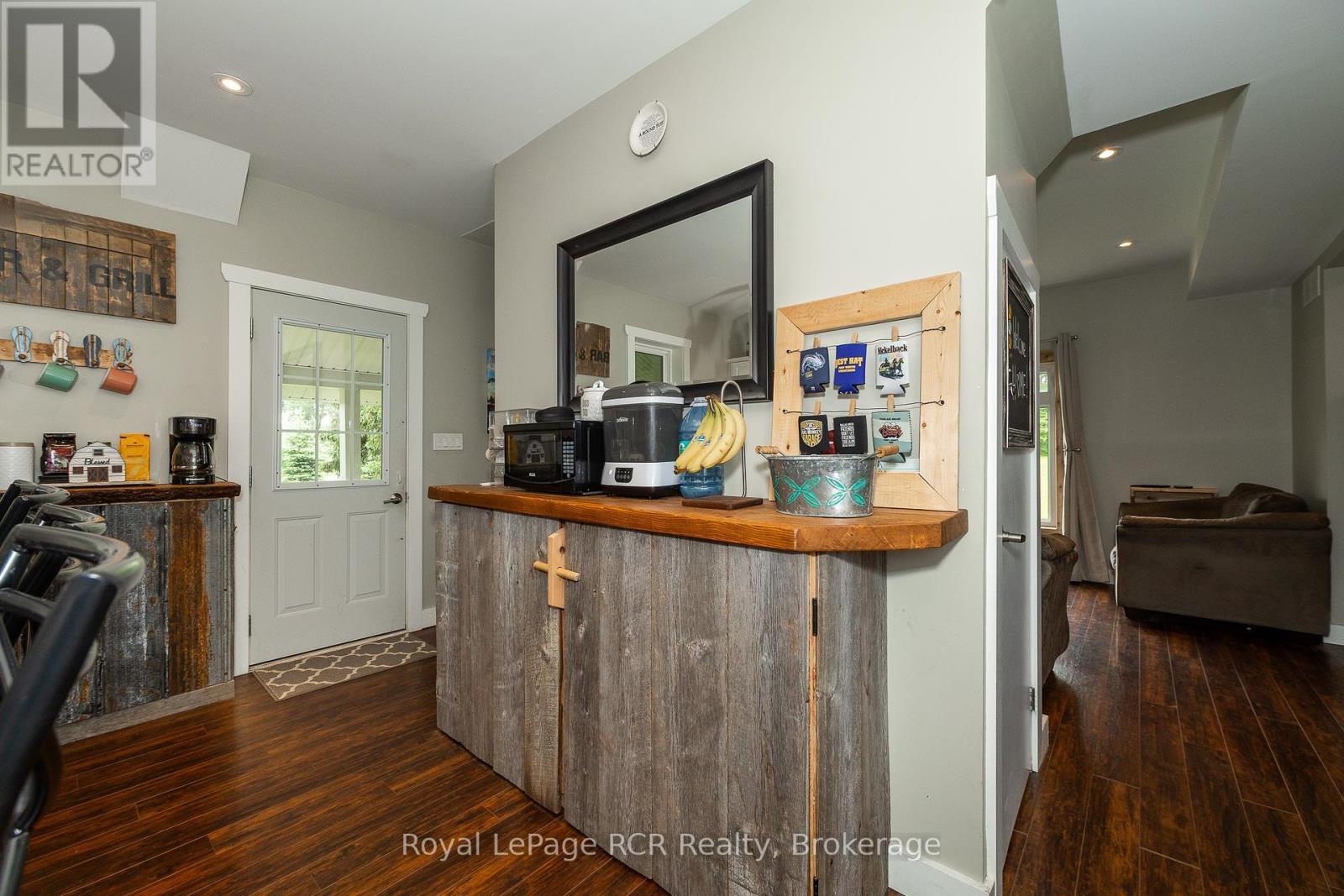 












773760 HIGHWAY 10

,
Grey Highlands,




Ontario
N0C1L0

