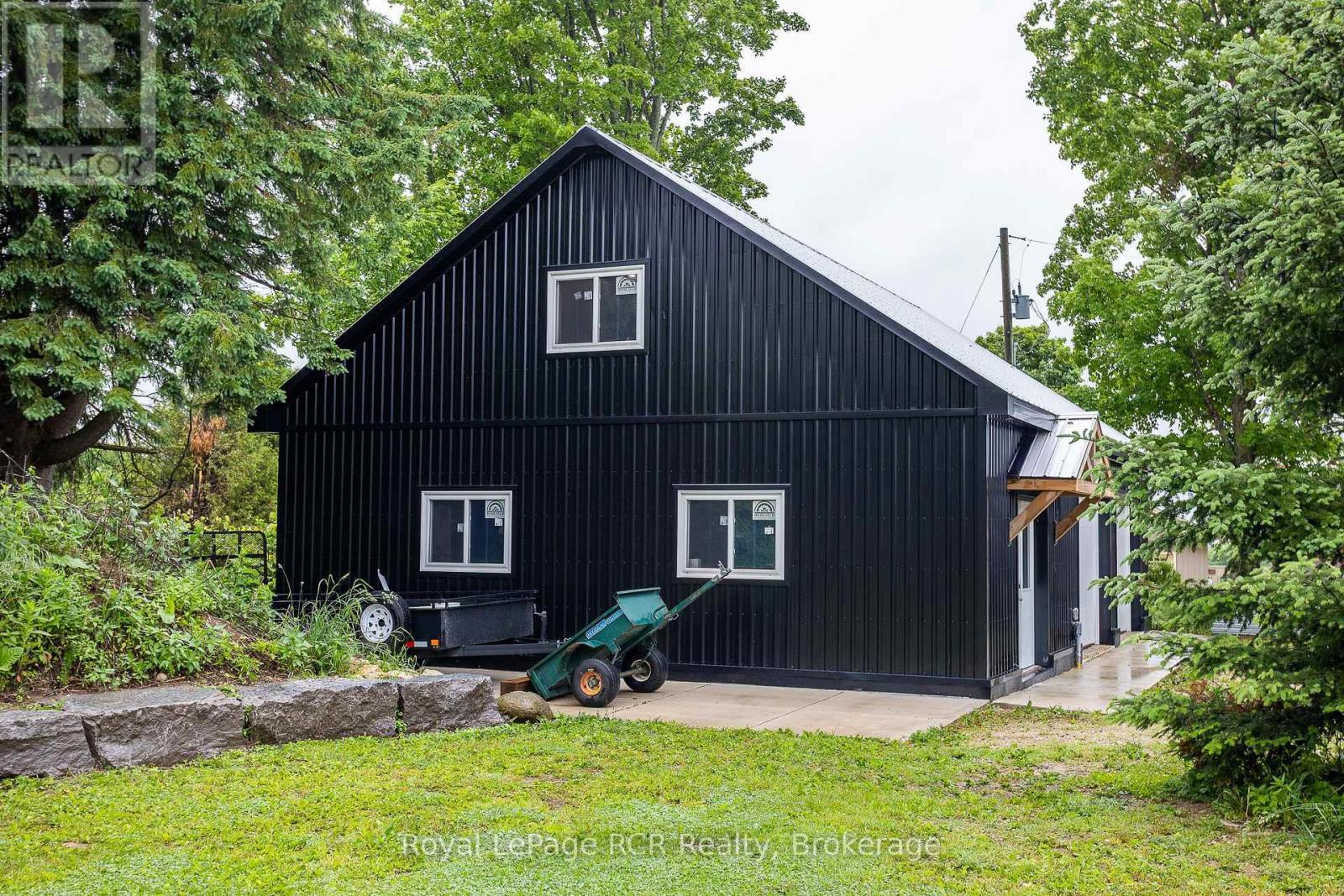 












773760 HIGHWAY 10

,
Grey Highlands,




Ontario
N0C1L0


