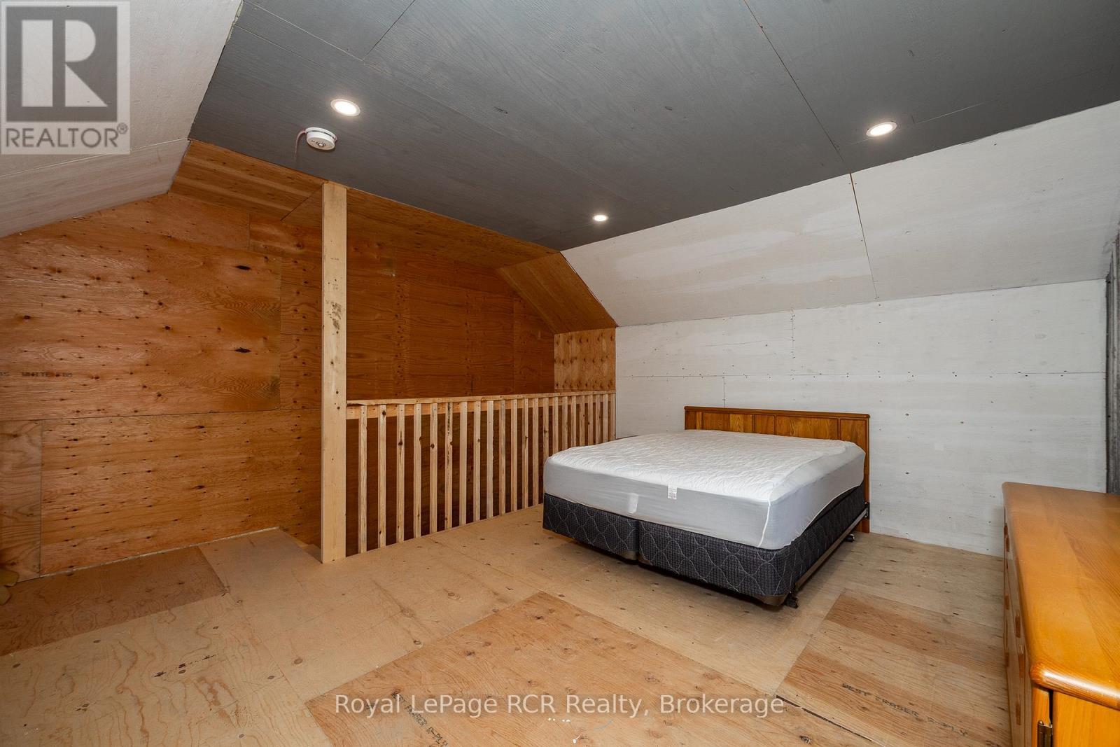 












773760 HIGHWAY 10

,
Grey Highlands,




Ontario
N0C1L0

