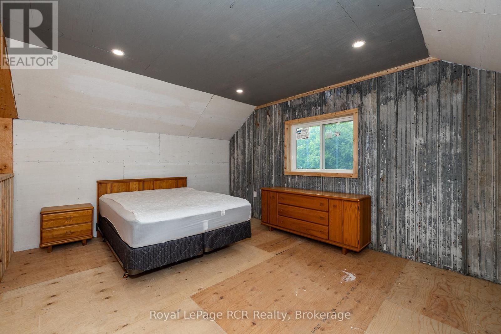 












773760 HIGHWAY 10

,
Grey Highlands,




Ontario
N0C1L0

