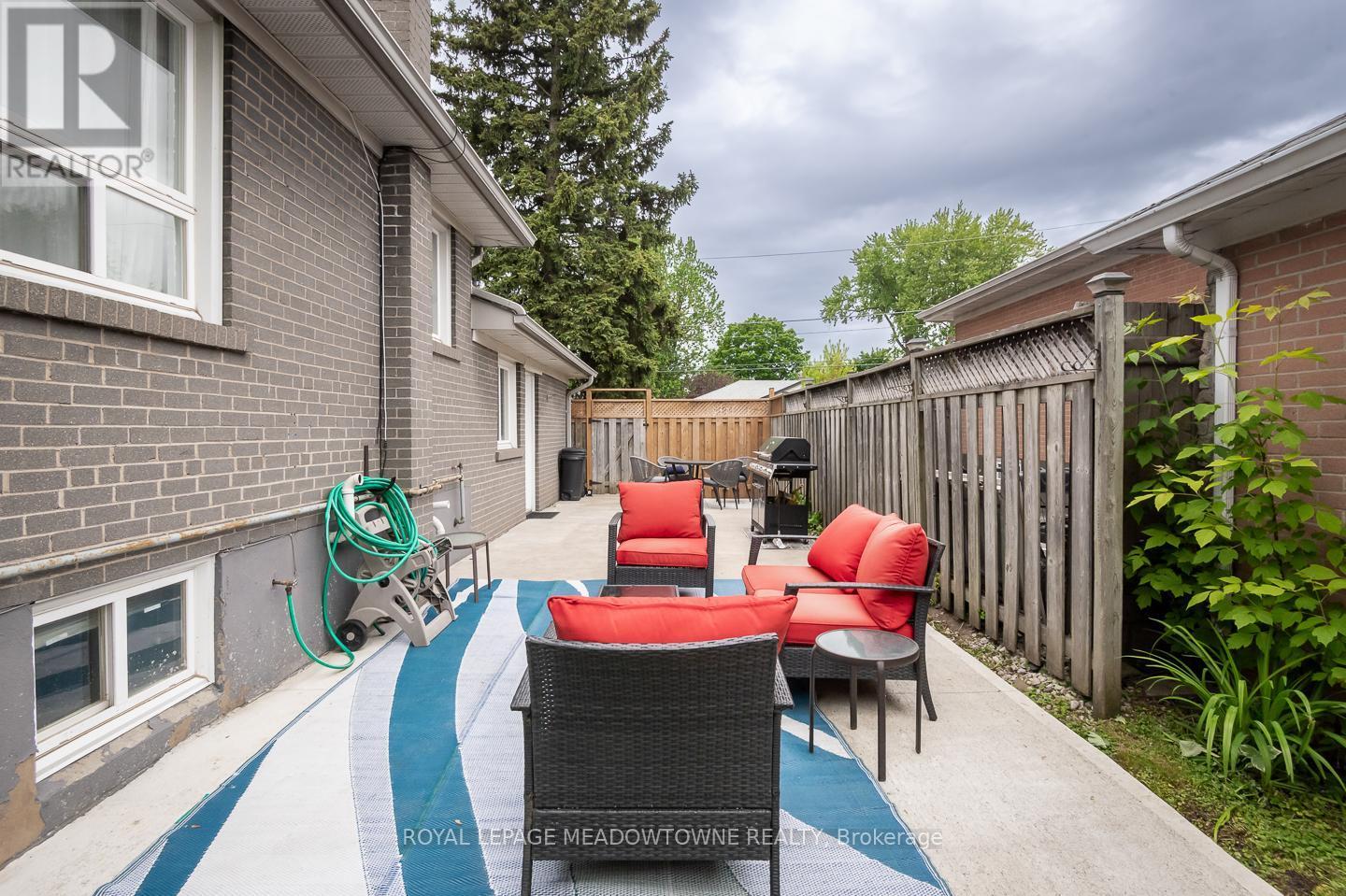 












137 WAKEFIELD ROAD

,
Milton,




Ontario
L9T2L7

