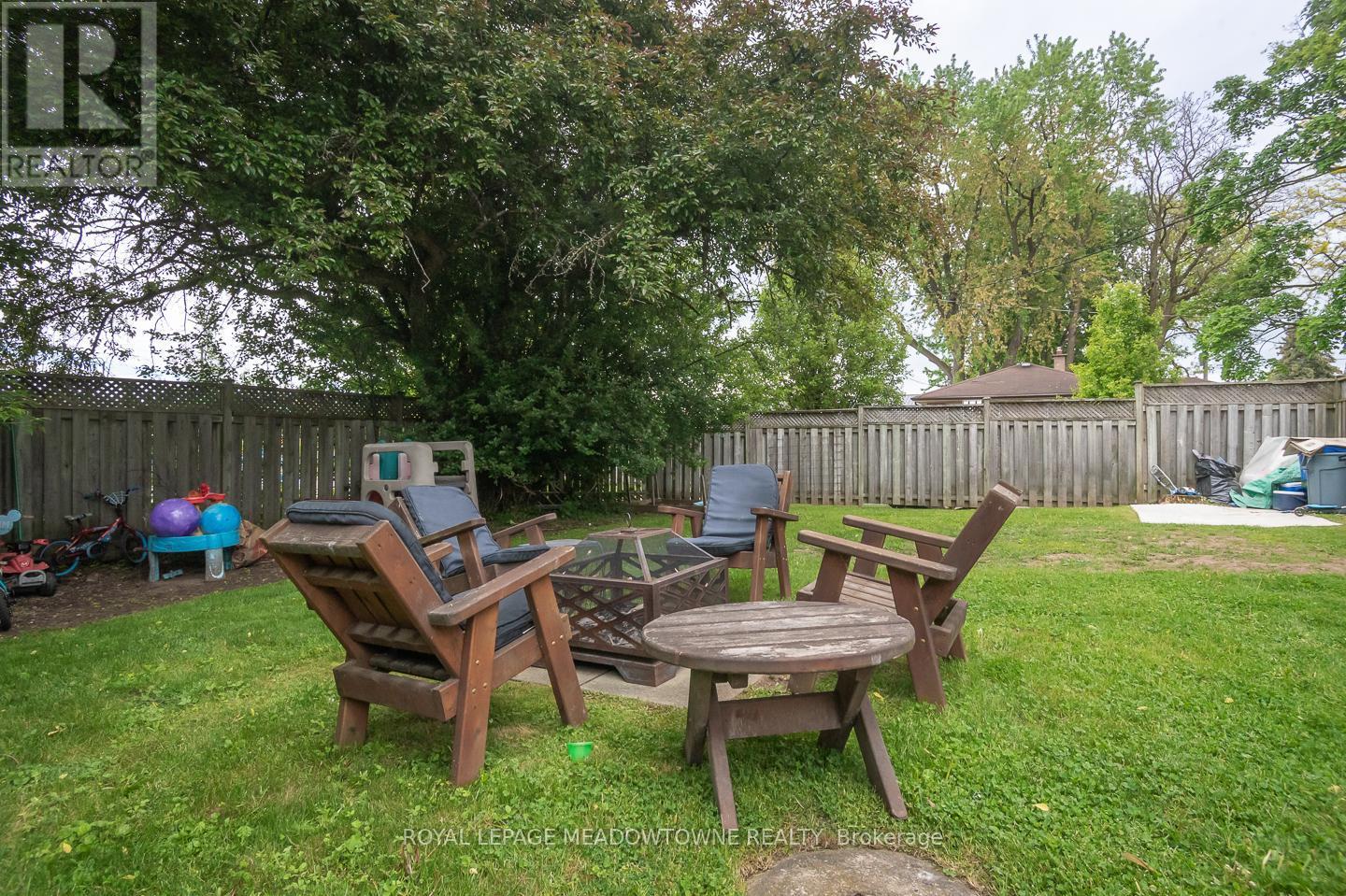 












137 WAKEFIELD ROAD

,
Milton,




Ontario
L9T2L7

