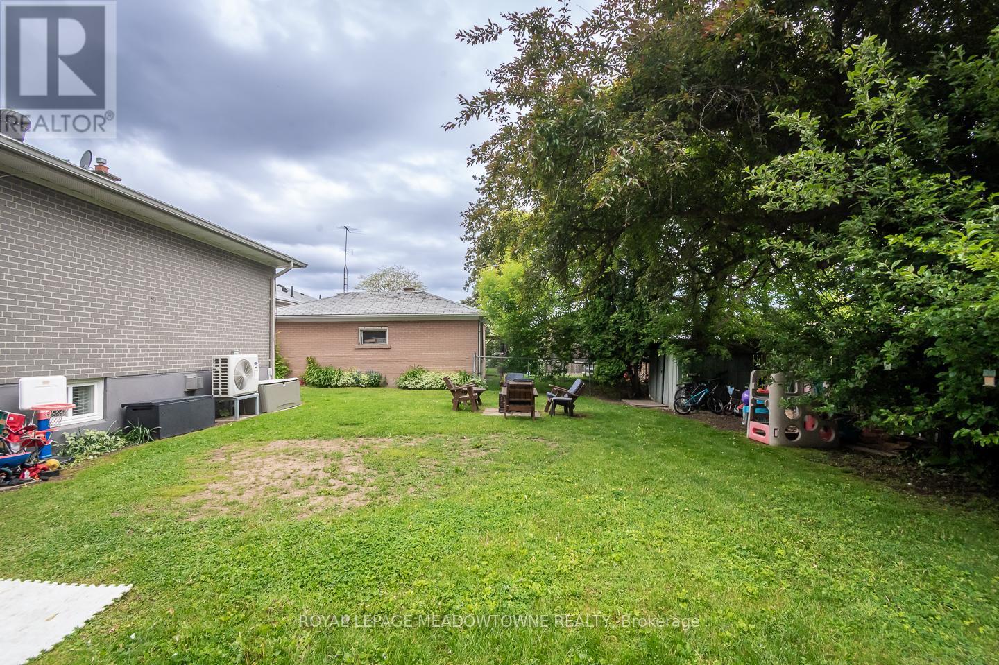 












137 WAKEFIELD ROAD

,
Milton,




Ontario
L9T2L7

