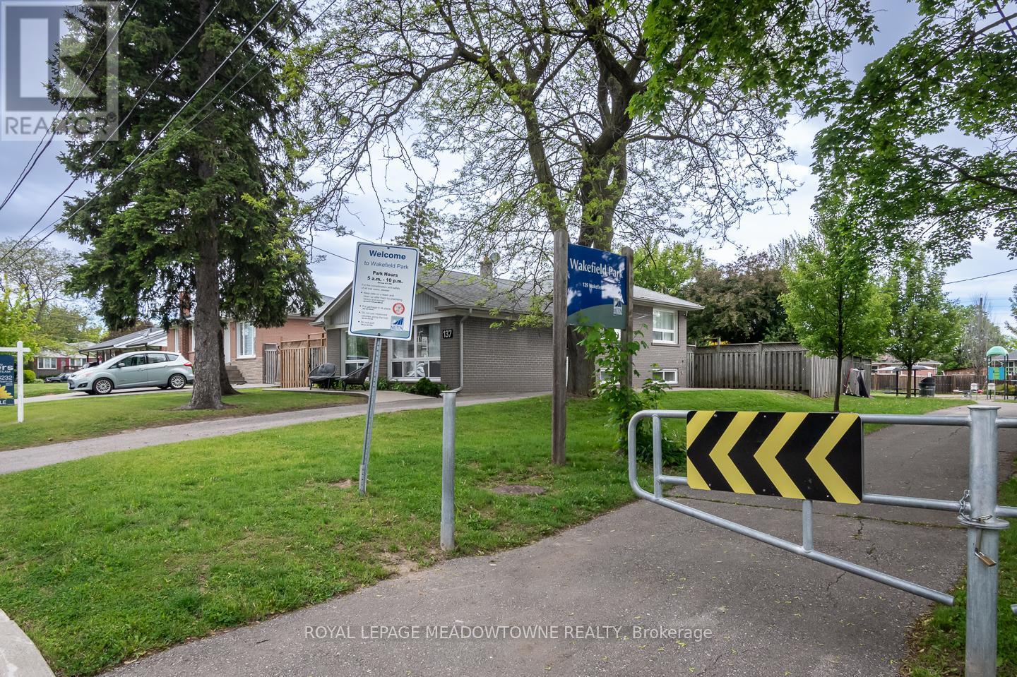 












137 WAKEFIELD ROAD

,
Milton,




Ontario
L9T2L7

