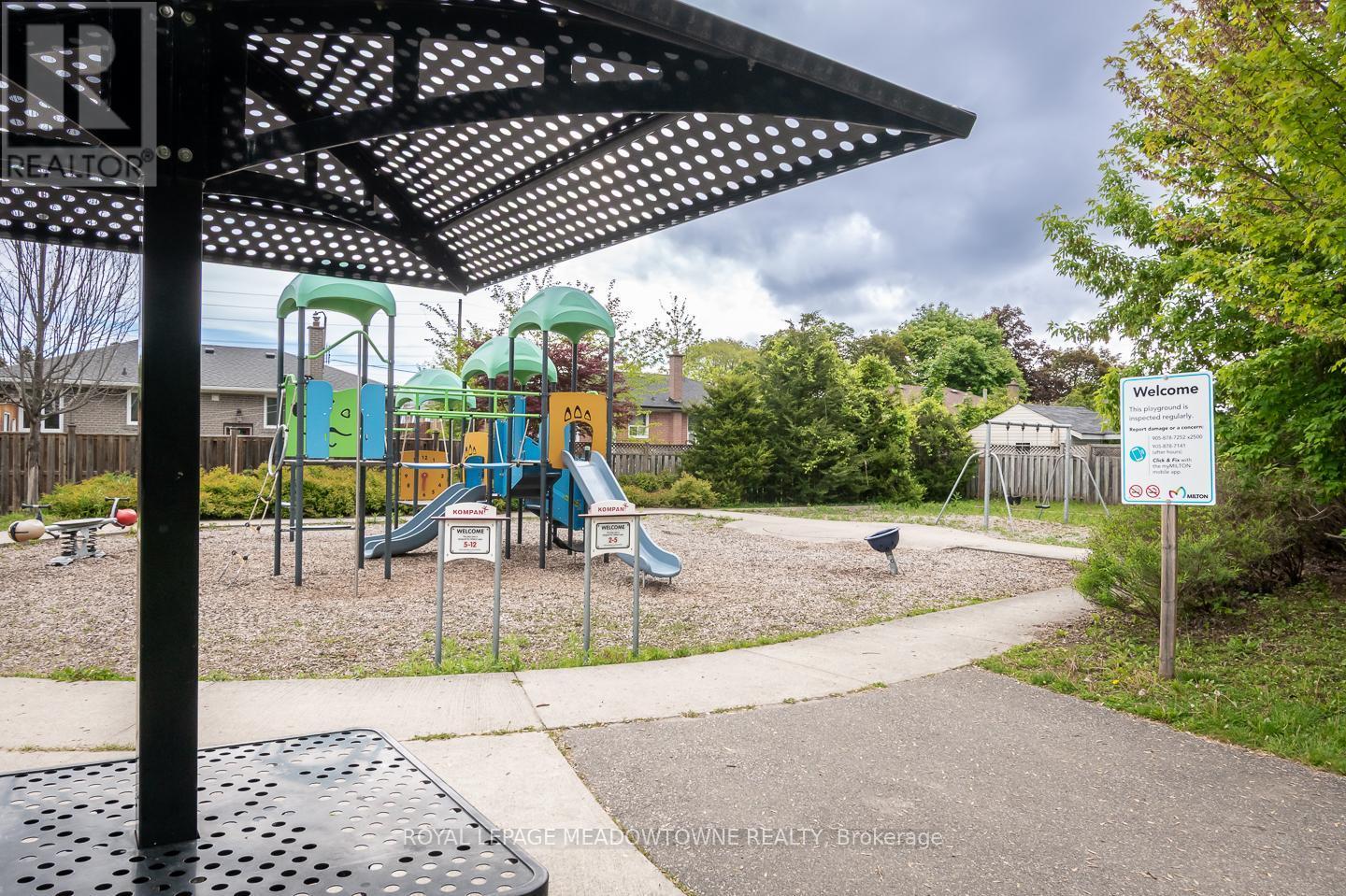 












137 WAKEFIELD ROAD

,
Milton,




Ontario
L9T2L7

