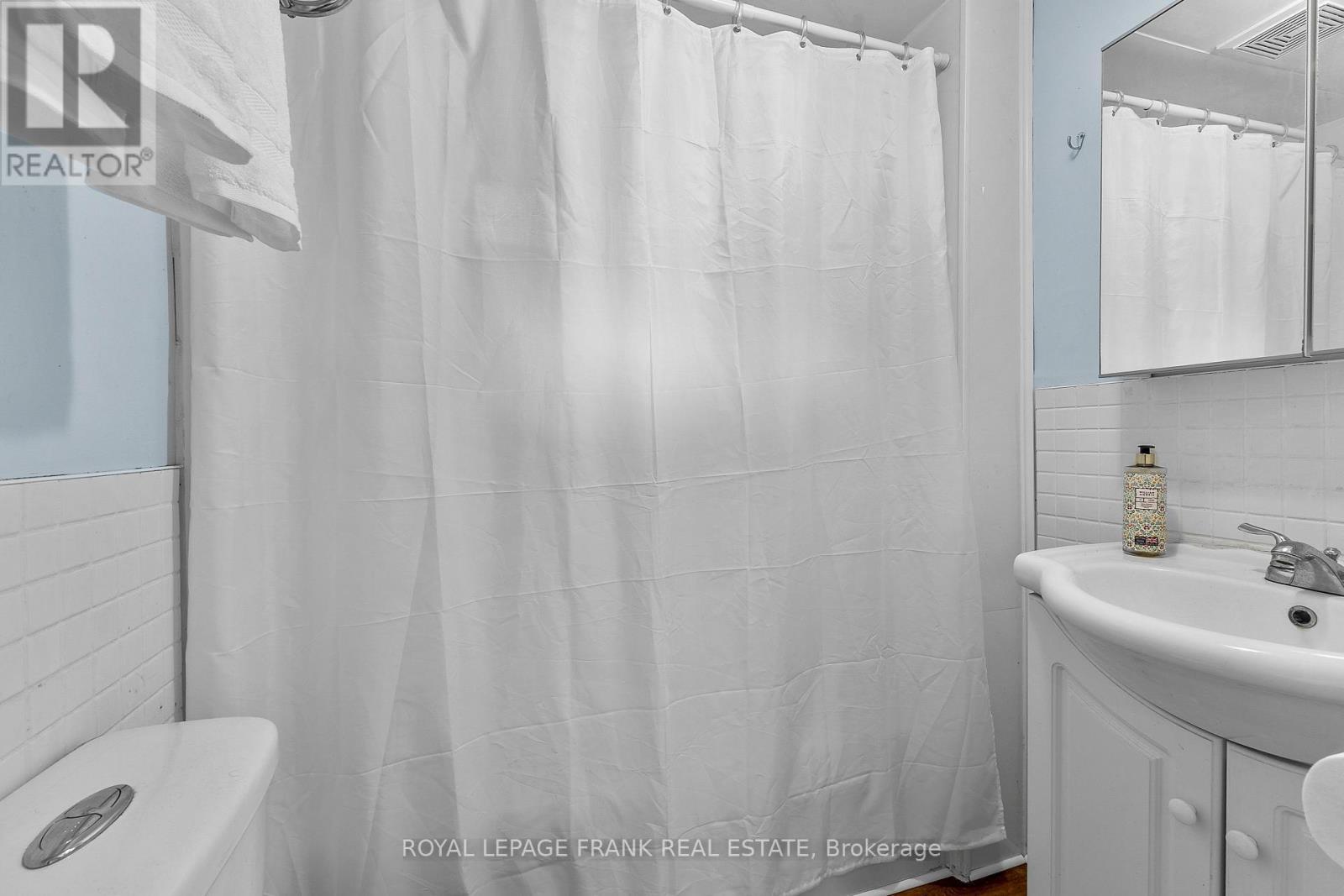 












68 WALMAC SHORES ROAD

,
Kawartha Lakes (Bobcaygeon),




Ontario
K0M1A0

