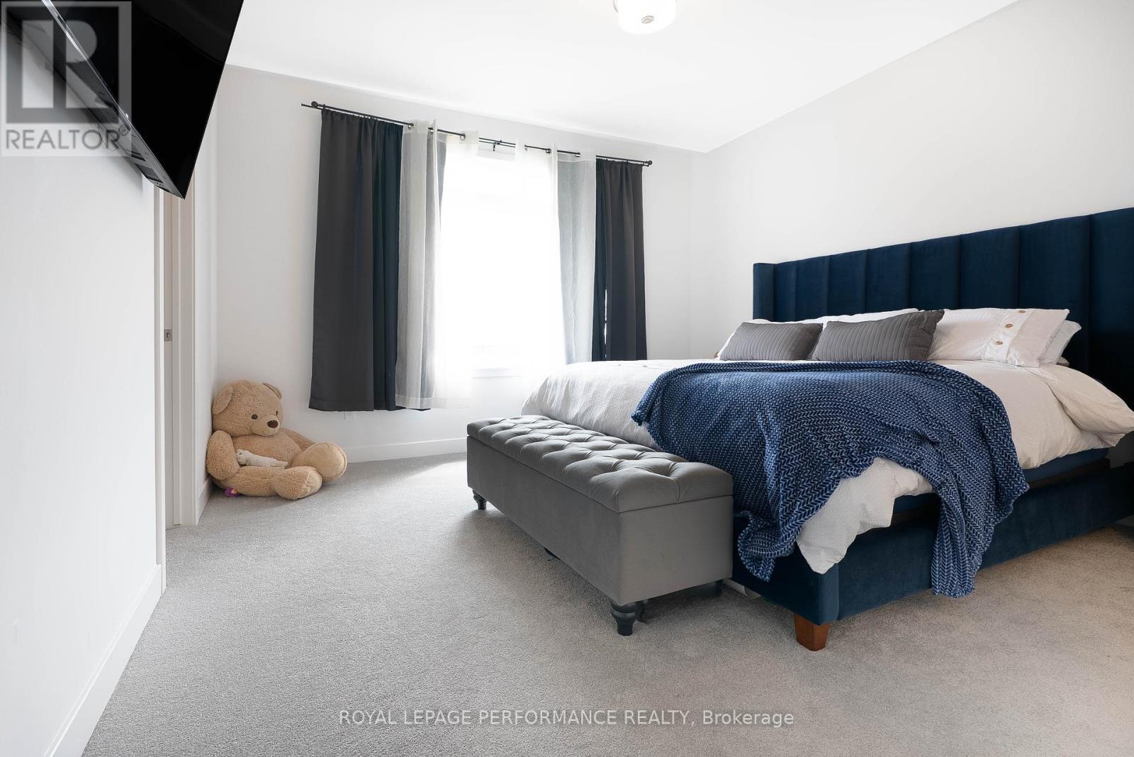 












931 EMBANKMENT STREET

,
Ottawa,




Ontario
K2S2P6

