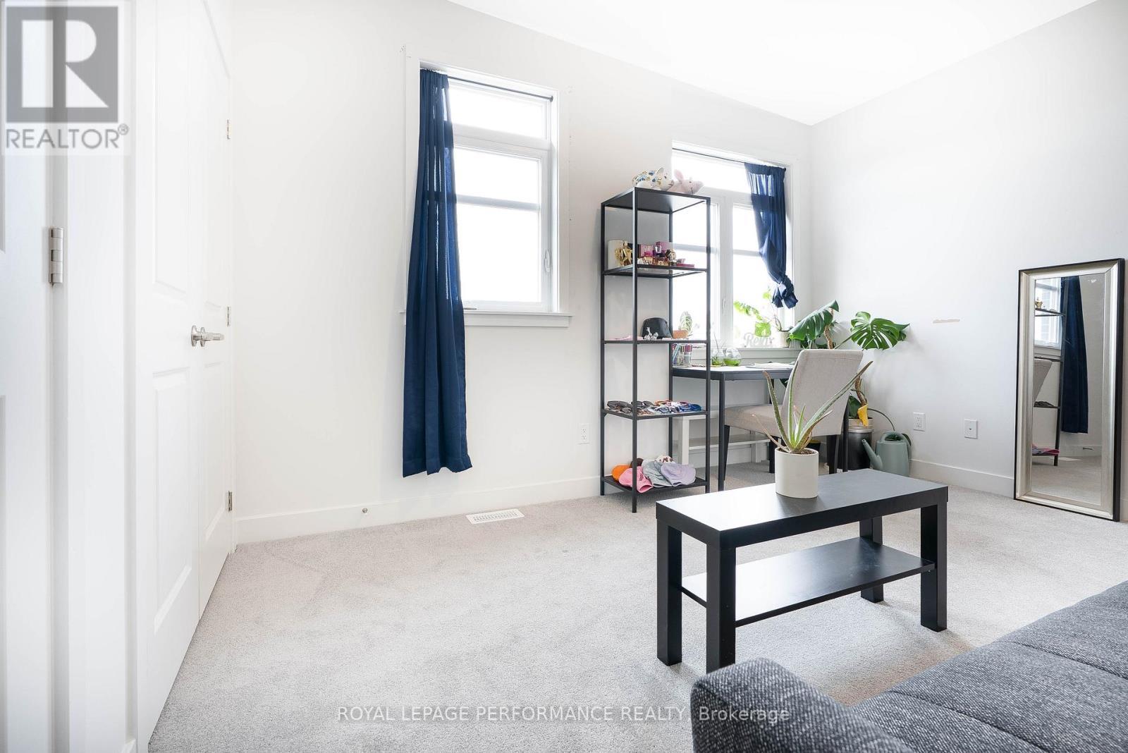 












931 EMBANKMENT STREET

,
Ottawa,




Ontario
K2S2P6

