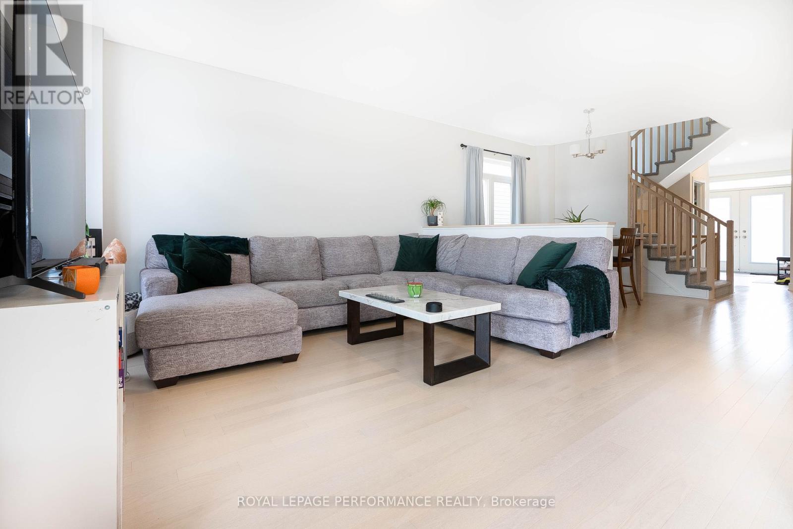 












931 EMBANKMENT STREET

,
Ottawa,




Ontario
K2S2P6

